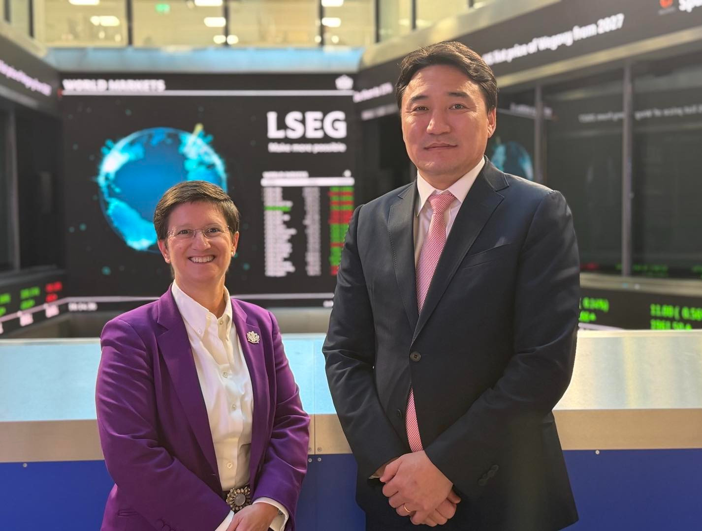 Лондоны Хөрөнгийн биржтэй хамтран ажиллахаар тохиров